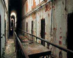 The penitentiary is now transformed into a museum but visitors experience paranormal activities such as loud screaming noise of tortured prisoners, th